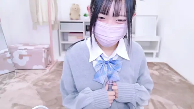 Snapshot of Suzu_ch_xx chatting on December 2024 04:14:01 PM Suzu ch xx online show from December 2024 04:14:01 PM