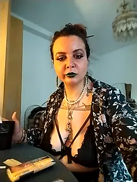 AliceBehind online show from March 2026 04:45:01 PM