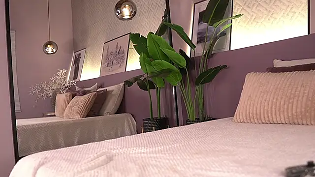 Snapshot of IzzyWild chatting on March 2026 11:49:01 AM IzzyWild online show from March 2026 11:49:01 AM