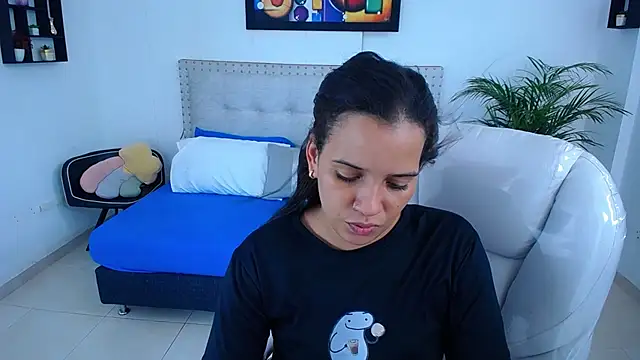 Chiqui milk  online show from March 2025 07:28:01 PM