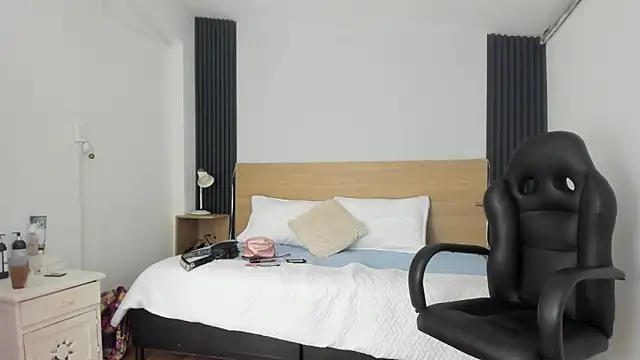 Snapshot of Chiqui_milk_ chatting on November 2025 08:05:01 PM Chiqui milk online show from November 2025 08:05:01 PM