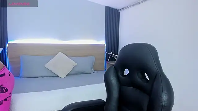 Snapshot of Chiqui_milk_ chatting on December 2025 06:47:02 PM Chiqui milk online show from December 2025 06:47:02 PM