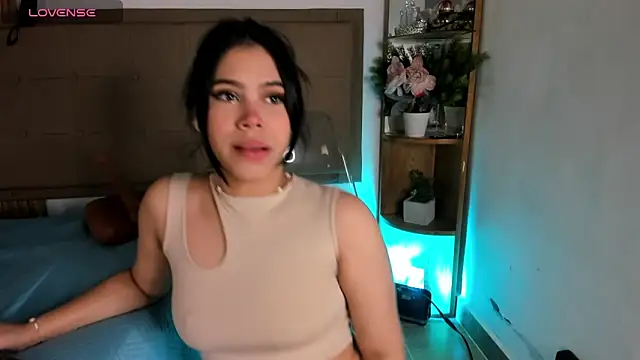 Natasha  Sccott online show from January 2025 06:08:02 PM