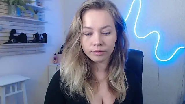 Snapshot of holly_xglam chatting on January 2025 02:30:01 AM holly xglam online show from January 2025 02:30:01 AM