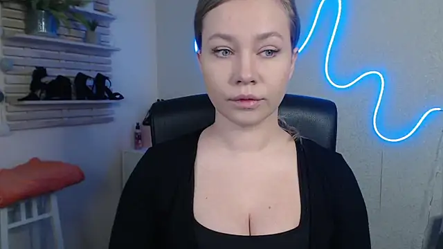 Snapshot of holly_xglam chatting on February 2025 12:10:02 AM holly xglam online show from February 2025 12:10:02 AM