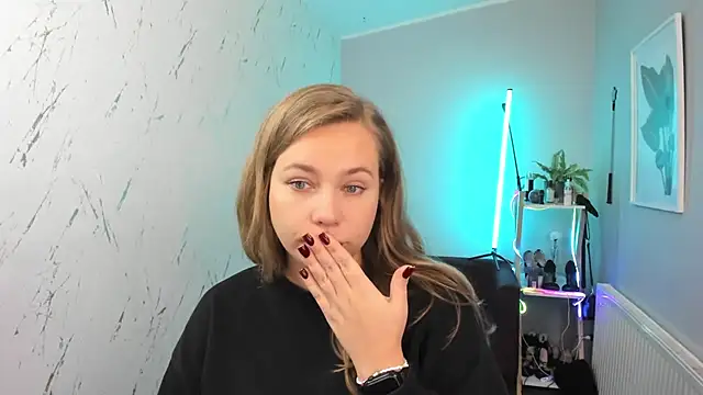 holly xglam online show from October 2025 04:59:02 PM