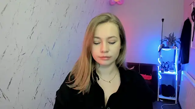 holly xglam online show from February 2026 07:53:01 PM