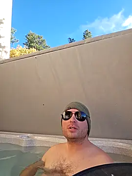 Snapshot of JeepinAround chatting on October 2025 03:02:02 PM JeepinAround online show from October 2025 03:02:02 PM