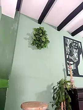 Snapshot of thirstymoonxx chatting on February 2026 04:43:02 AM thirstymoonxx online show from February 2026 04:43:02 AM