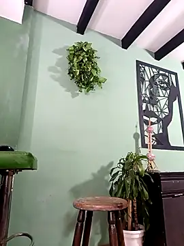 Snapshot of thirstymoonxx chatting on February 2026 04:31:01 AM thirstymoonxx online show from February 2026 04:31:01 AM