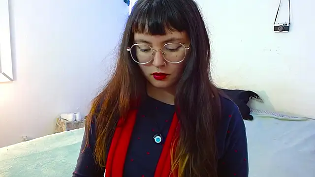 Snapshot of Mily_baker chatting on December 2024 10:32:01 PM Mily baker online show from December 2024 10:32:01 PM