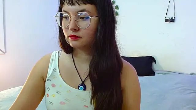 Snapshot of Mily_baker chatting on January 2025 04:22:02 PM Mily baker online show from January 2025 04:22:02 PM