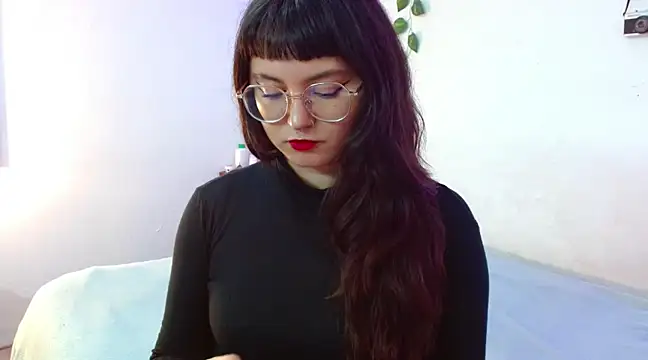 Snapshot of Mily_baker chatting on February 2025 11:45:01 PM Mily baker online show from February 2025 11:45:01 PM