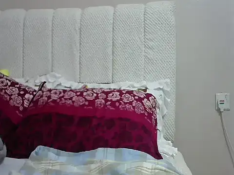 Shanty Shaniz online show from May 2026 04:43:01 AM