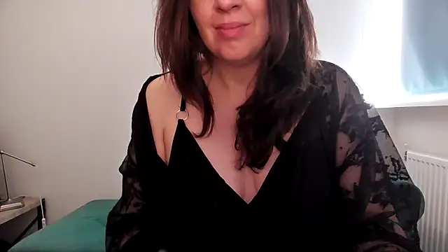 Ella Next Door online show from December 2025 01:26:01 PM