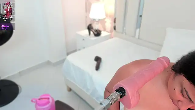 Snapshot of Miliaangeles chatting on January 2026 08:40:02 AM Miliaangeles online show from January 2026 08:40:02 AM