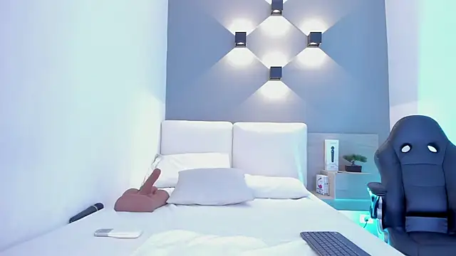 aisha h  online show from December 2024 08:04:02 PM