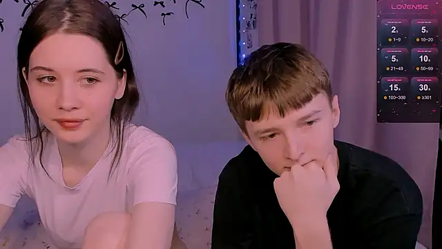 CoddleWeeper  online show from March 2026 03:04:01 PM