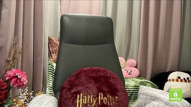 Unique-Beauty online show from December 2025 09:11:01 PM