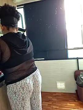 Snapshot of Selket11 chatting on October 2025 04:03:02 PM Selket11 online show from October 2025 04:03:02 PM