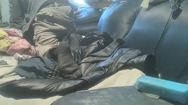 Snapshot of robeaulieu02 chatting on October 2025 09:53:02 PM robeaulieu02 online show from October 2025 09:53:02 PM