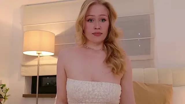 JuliaJaee online show from June 2026 03:58:02 PM