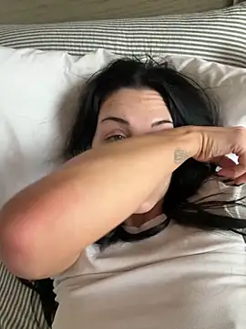 NattyFierros online show from November 2025 04:40:01 PM