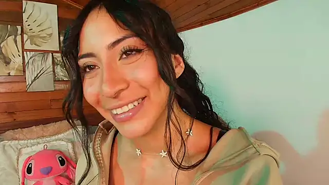 Snapshot of amber_curly chatting on October 2025 09:11:01 PM amber curly online show from October 2025 09:11:01 PM