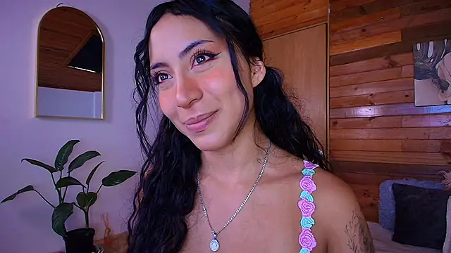 amber curly online show from May 2026 05:07:02 PM
