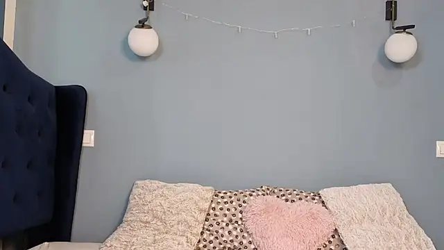 AnnaMaee online show from March 2026 07:01:01 AM