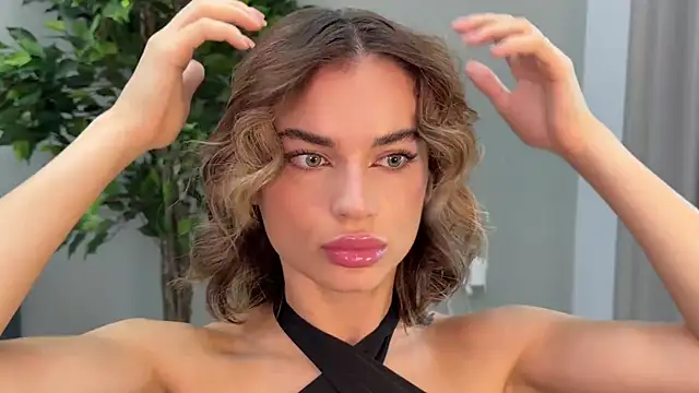 Snapshot of JodyBlow chatting on October 2025 06:23:02 AM JodyBlow online show from October 2025 06:23:02 AM