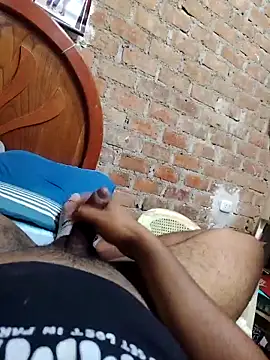 Snapshot of Dnick2 chatting on November 2025 11:38:01 PM Dnick2 online show from November 2025 11:38:01 PM