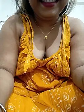 Snapshot of Nancy-22 chatting on February 2026 01:32:02 PM Nancy-22 online show from February 2026 01:32:02 PM