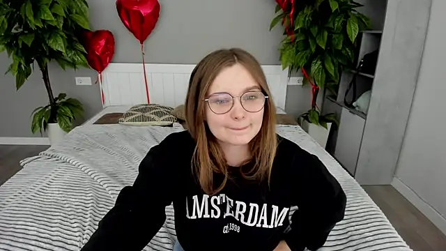 Snapshot of MagicPeachh_ chatting on March 2025 08:30:01 PM MagicPeachh online show from March 2025 08:30:01 PM