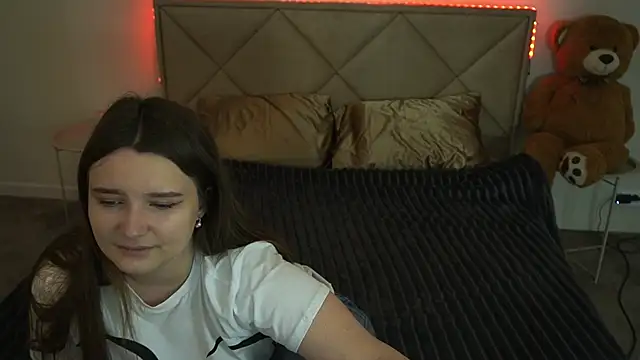 MagicPeachh  online show from May 2026 05:47:01 AM