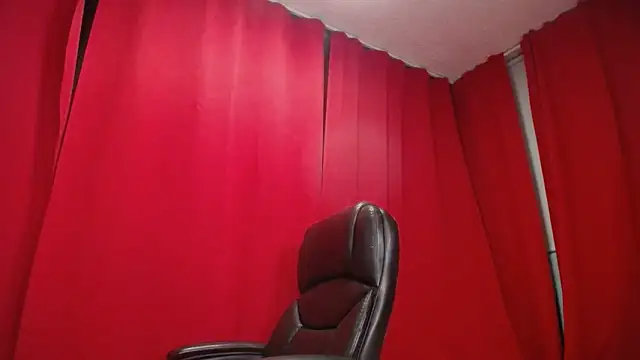 LaraFire online show from September 2025 09:46:01 AM