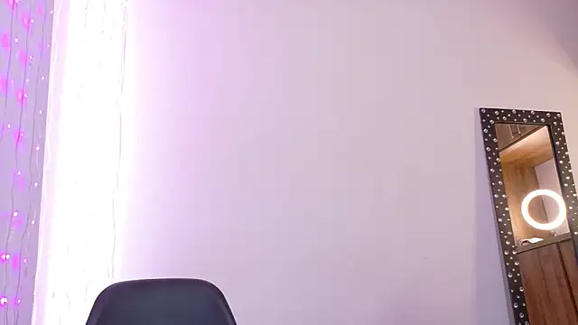 im anna  online show from October 2025 08:09:01 PM