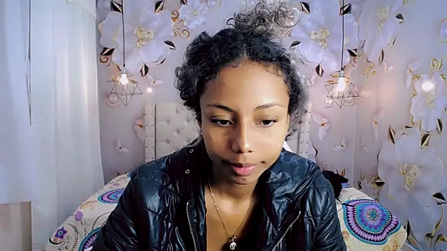 Snapshot of jasmin_brunette_ chatting on December 2024 12:01:02 PM jasmin brunette online show from December 2024 12:01:02 PM