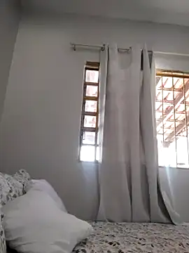 BrendaBittencourt online show from February 2025 07:19:02 PM