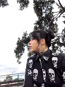 taaylor33 online show from October 2025 07:49:01 PM