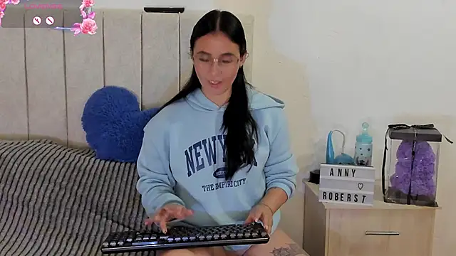 anny roberts online show from June 2026 07:38:01 PM