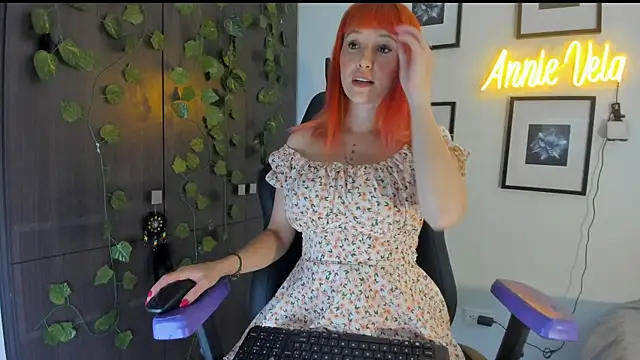 Annie Velas  online show from July 2026 09:39:02 PM