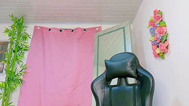 Snapshot of scarlet-jonesx chatting on February 2026 11:47:02 PM scarlet-jonesx online show from February 2026 11:47:02 PM