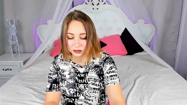 Snapshot of AsyaPink chatting on October 2025 08:17:01 AM AsyaPink online show from October 2025 08:17:01 AM