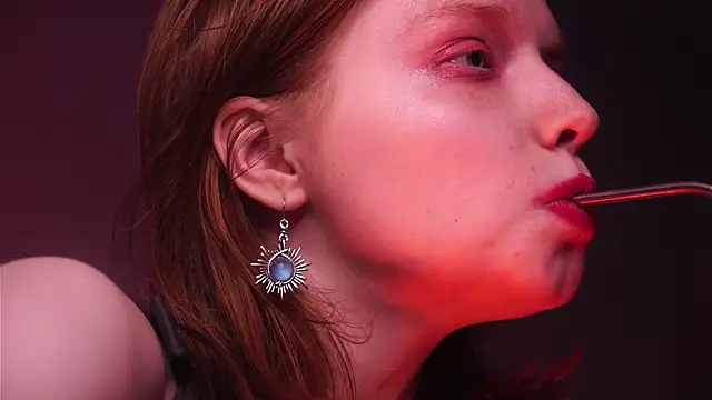 Snapshot of ginger_hugs chatting on December 2024 01:22:01 AM ginger hugs online show from December 2024 01:22:01 AM