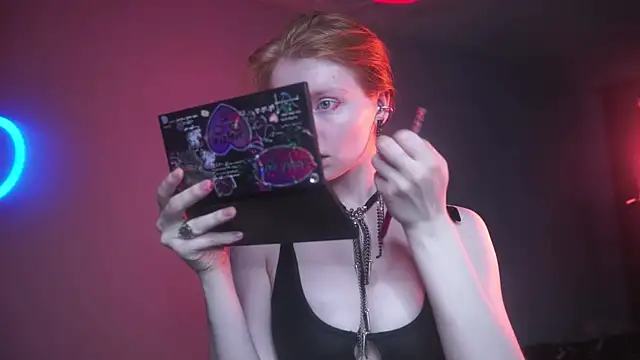 Snapshot of ginger_hugs chatting on September 2025 10:11:01 PM ginger hugs online show from September 2025 10:11:01 PM