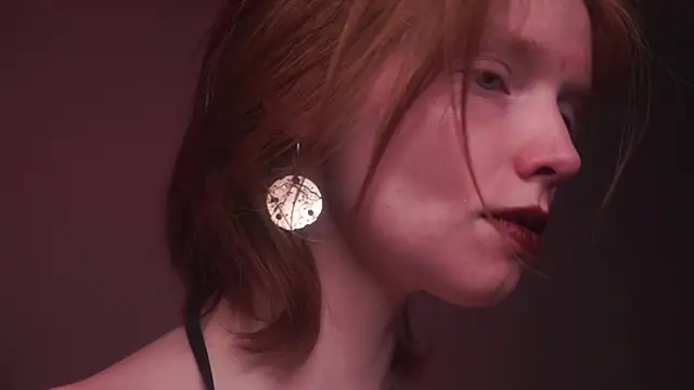 Snapshot of ginger_hugs chatting on September 2025 10:13:01 PM ginger hugs online show from September 2025 10:13:01 PM