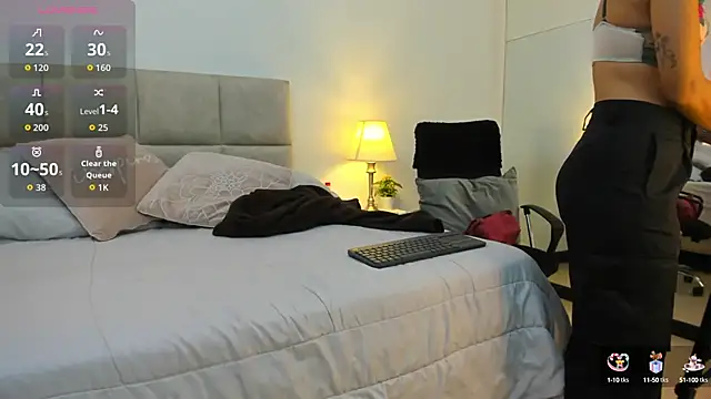 Snapshot of MissSussy chatting on October 2025 11:40:02 AM MissSussy online show from October 2025 11:40:02 AM