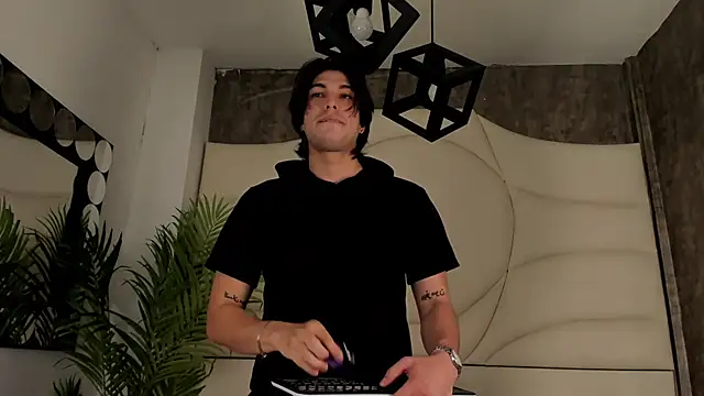 Karimferrer online show from October 2025 07:27:01 PM