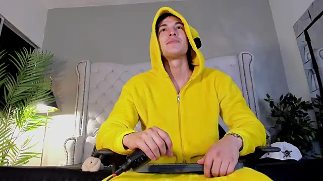 Karimferrer online show from November 2025 08:56:01 PM